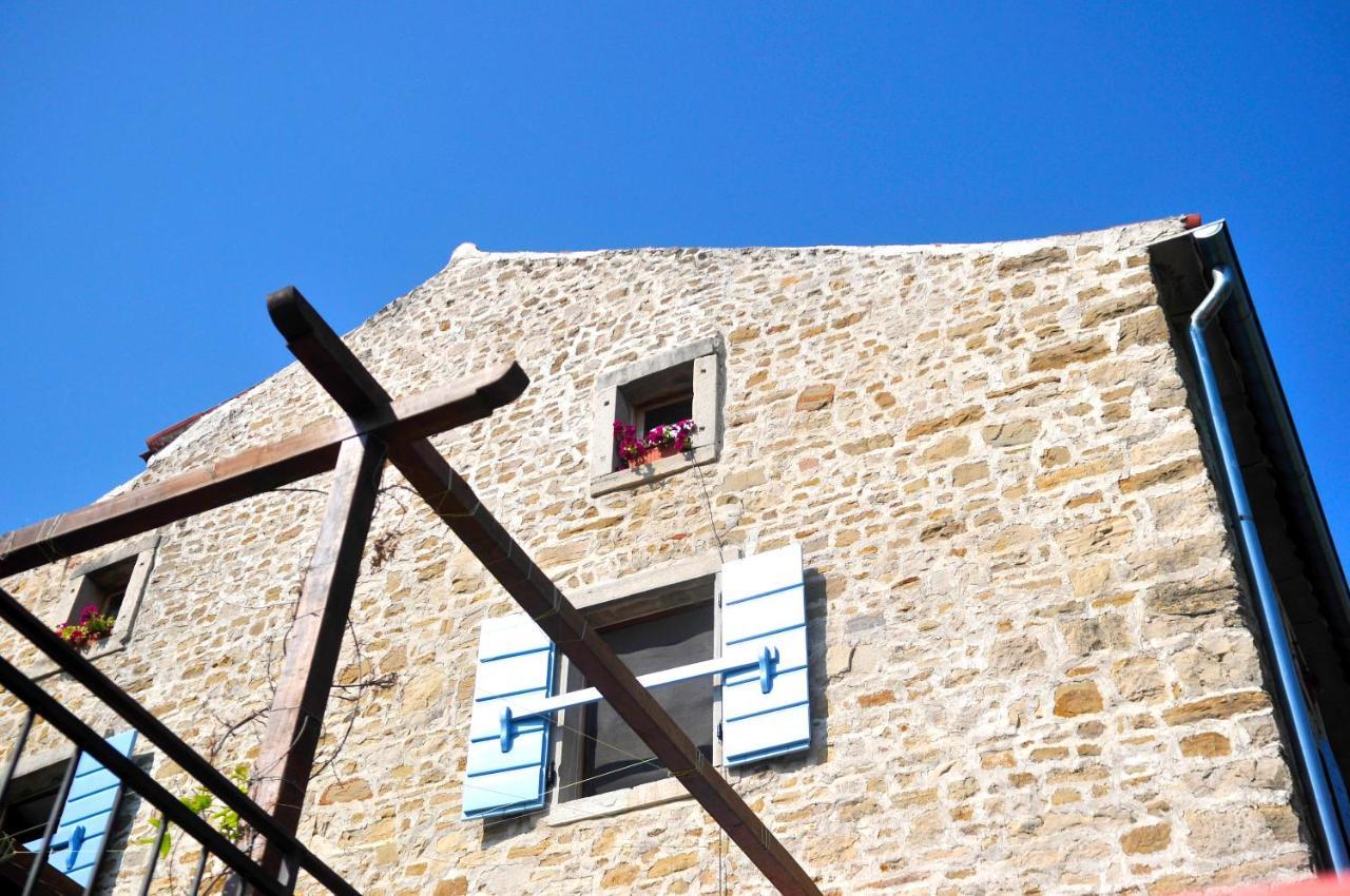 Ruine-Motovun Kh Villa Exterior photo